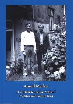 Ein Bild, das Kleidung, Text, Gebude, Mann enthlt.

KI-generierte Inhalte knnen fehlerhaft sein.