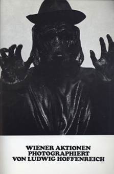 Ein Bild, das Text, Poster, Sugetier, Kunst enthlt.

KI-generierte Inhalte knnen fehlerhaft sein.